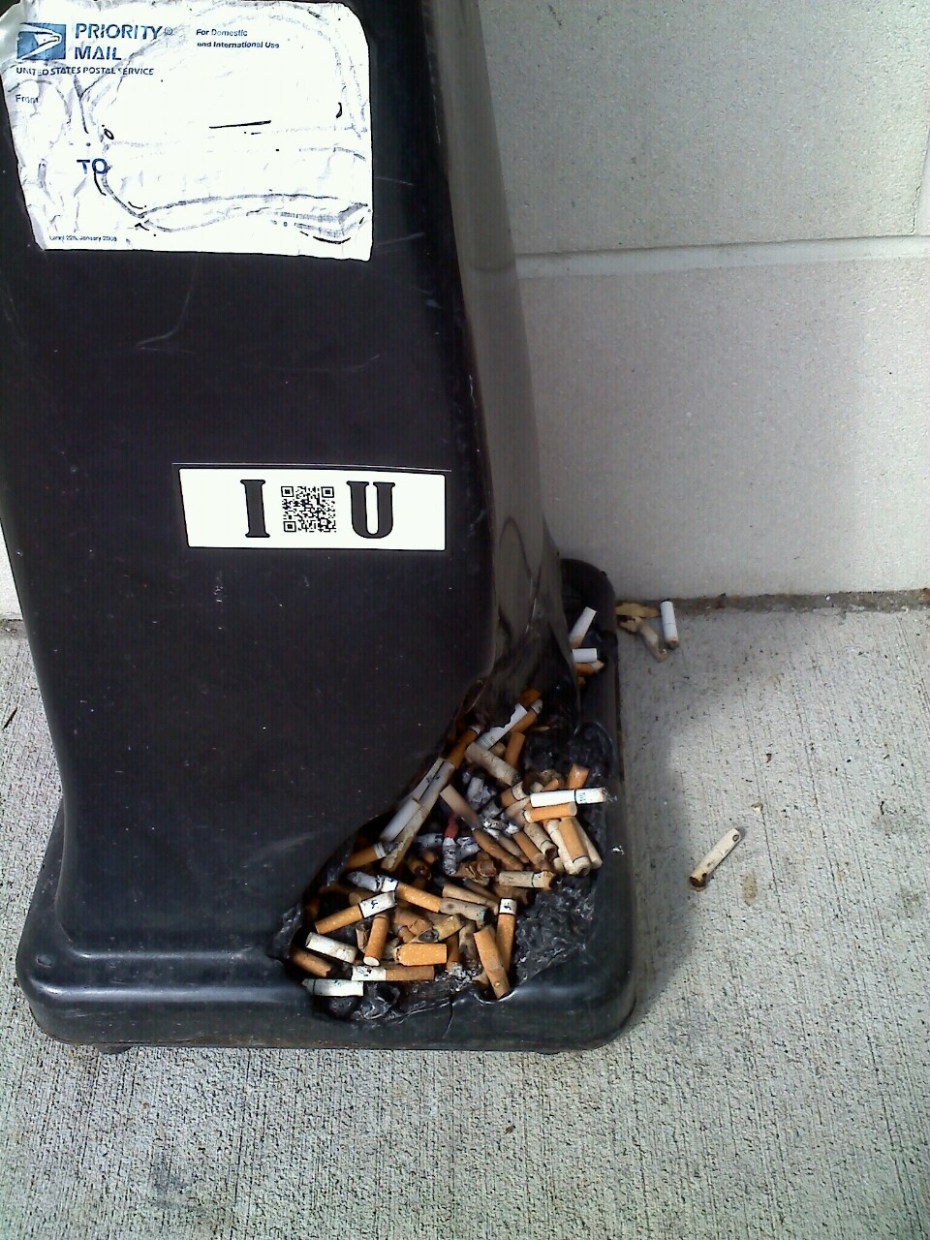 V+C sticker on cigarette plastic